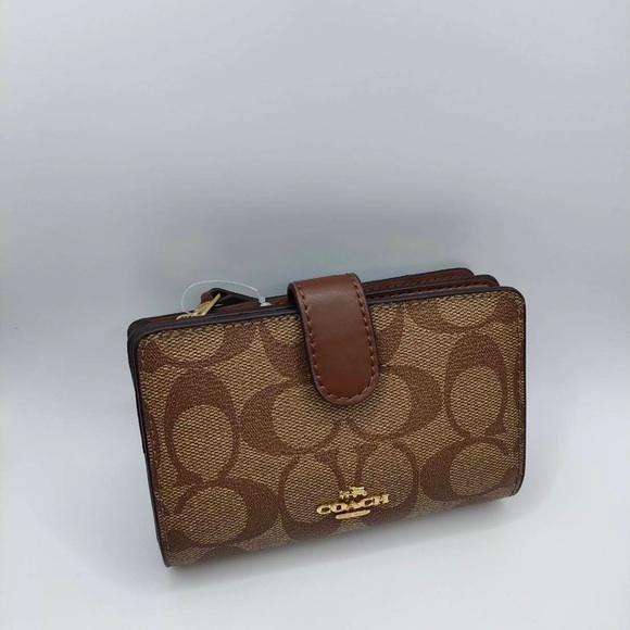 Coach Medium Wallet - Picture 1 of 3